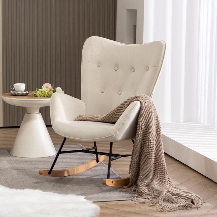 Крісло-гойдалка Cosy Meuble: стильне крісло для вітальні, спальні, балкону. Зручне, з підлокітниками, оббивка з бежевого велюру, до 120 кг, на дерев'яних колінах.
