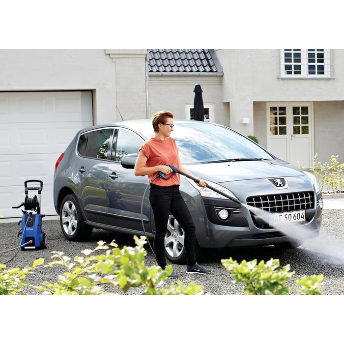 Мийка високого тиску Nilfisk E 145 Bar з пінотворечем, насадкою для миття поверхонь, щіткою та набором для чищення труб (2100 Вт)