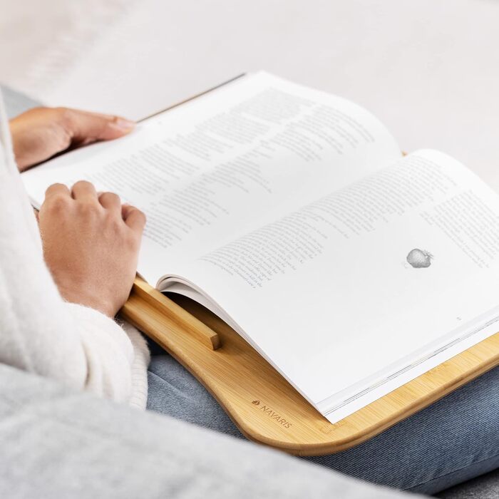 Підставка для ноутбука Navaris з подушкою 44x32x6 см - дерев'яна підставка з м'якою подушкою для ноутбука та планшета - чорний колір, натуральне дерево