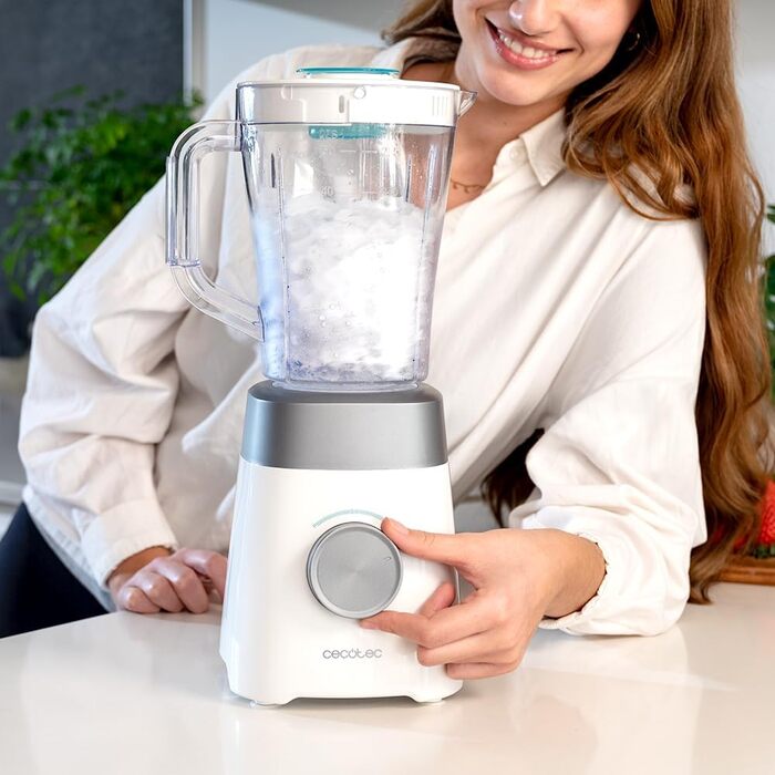 Стаціонарний блендер Cecotec Power Black Titanium 1300Max: 1300 Вт, 2 швидкості, 4 леза з титановою обробкою, 1,5 л, подрібнення льоду