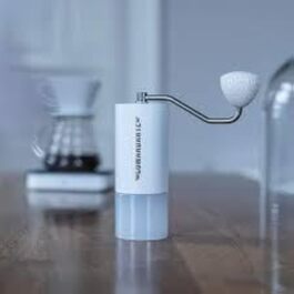 Comandante C40 MK4 кавомолка горіхова (снігобіла)