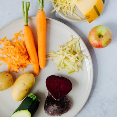 Терка кухонна Microplane NEUE Professional Serie з грубою клинкою | З нержавіючої сталі | Для твердого сиру, моркви, кокосу, горіхів, шоколаду, імбиру та часнику | Виготовлена в США