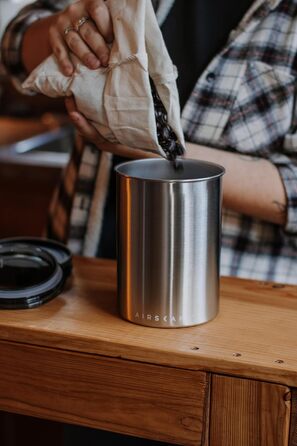 Контейнер для кави Airscape Planetary Design | Сталева банка для зберігання продуктів | Герметична кришка | Зберігає свіжість | Матовий блакитний, Medium