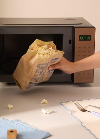 Мікрохвильова піч з грилем Microwave Studio Mokka, 20 л, ретро-стиль, 900 Вт, LCD-дисплей