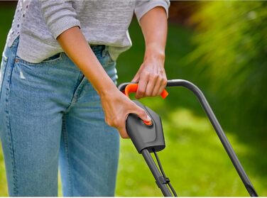 Акумуляторний газонокосарка Gardena PowerMax 37/36V P4A: комплект для використання, ширина зрізу 37 см, об'єм травоспіральника 45 л, центральне регулювання висоти зрізу, двигун PowerPlus з Eco-режимом