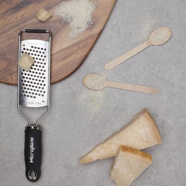 Мікроплан Зірковий ніж кухонна тертка для сиру, цитрусових, шоколаду, імбиру, мускатного горіха та кориці, чорна з нержавіючою сталлю, Made in USA