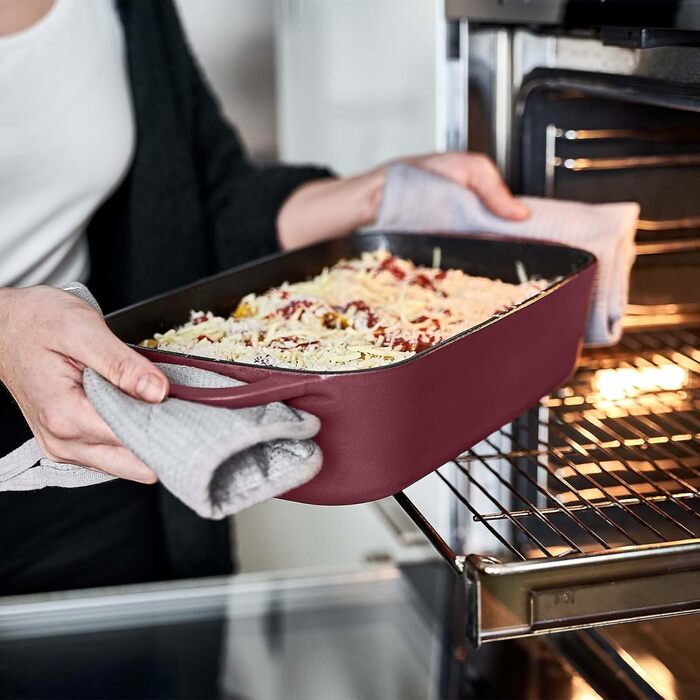 Форма для випічки Springlane з чавуну з кришкою 3L, емальована форма для хліба, пирогів та запіканок, міцна чавунна сковорода-жаровня 33,5 x 13 см, м'ятного кольору