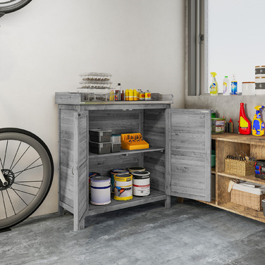 Зручний садовий столик з нижньою полицею та міцною робочою поверхнею з оцинкованої сталі. Має два полиці. Колір: сірий.