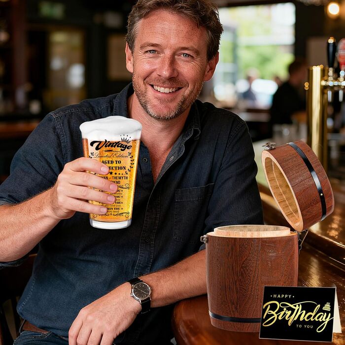 Персоналізований пивний келих з гравіюванням для чоловіка на 60 років, 1966 рік народження, в дерев'яній подарунковій коробці 470 мл + відкривачка + листівка. Ідея подарунка на День народження, День Святого Валентина