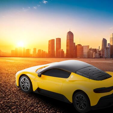 Радіокерований автомобіль Bugatti 1:24, офіційно ліцензований, жовтий Maserati. Модель на радіокеруванні з робочими фарами