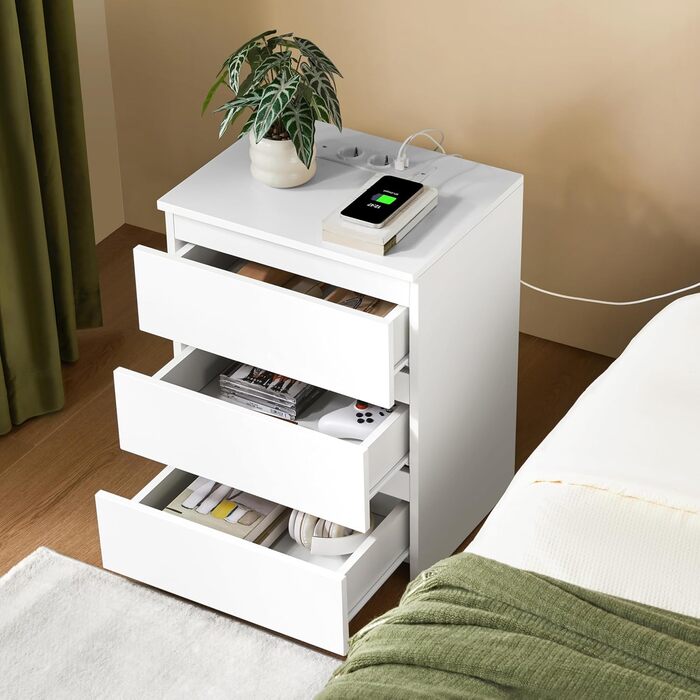 Нічний столик Yaheetech з 3 висувними ящиками, 2 розетками AC та 2 USB-портами, для спальні/вітальні