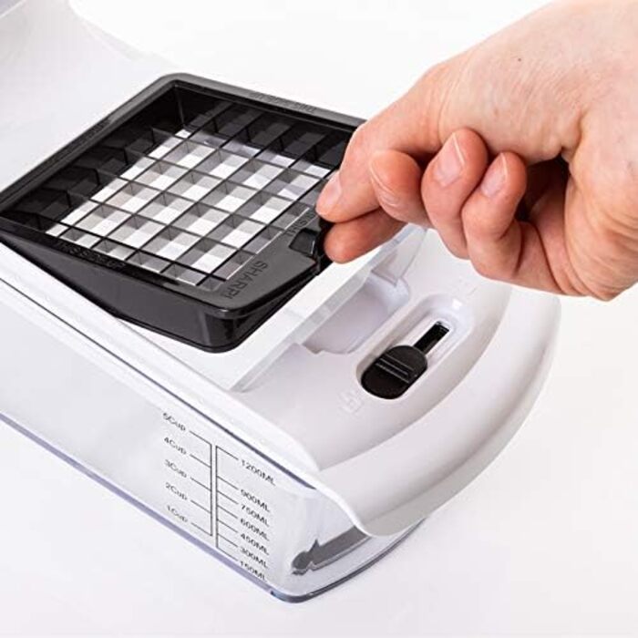 Многофункціональний овочевий слайсер-мандоліна 7-в-1 (білий) - для овочів, фруктів, сиру, цибулі, картоплі, огірків