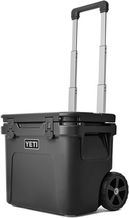 Чорний холодильник на колесах YETI Roadie 32 - ізольований, міцний, для кемпінгу та подорожей