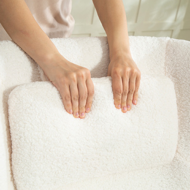 Крісло Акцентне, м'яке крісло з флісовою оббивкою, поворотне, з металевим каркасом, кремово-біле