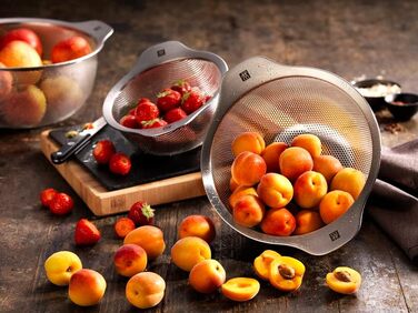 Набір Zwilling Spices: ступка з товкачиком (граніт, 11 см) та сито (нержавіюча сталь, 16 см)