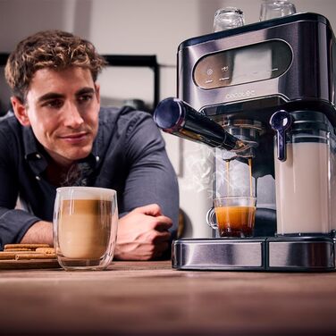Кавомашина Cecotec Halbautomatische Express-Kaffeemaschine Power Espresso 20 ColdBrew Latte: 1350 Вт, 20 бар, холодний/теплий/гарячий, сенсорний екран, 1.5 л резервуар для води, 500 мл молока, підігрівач чашок, подвійний портафільтр