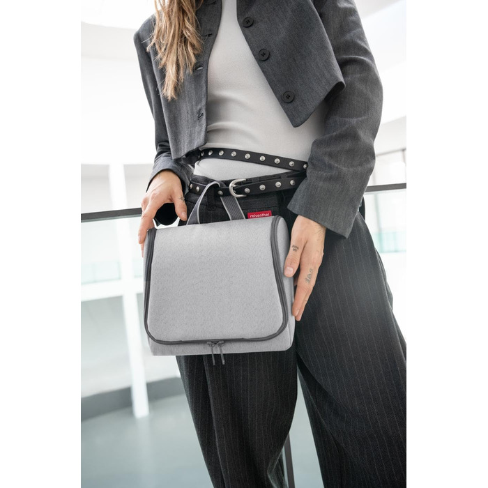 Сумка-органайзер Reisenthel для туалетних аксесуарів з гачком, водонепроникний матеріал (Herringbone Grey, смугастий)