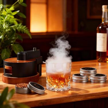 Набір для копчення віскі з інтегрованим запальничкою, 6 видів дерев'яної стружки, 2 склянки, 2 форми для льоду, набір для коктейлів, подарунок на Різдво та день народження для чоловіків, батька, чоловіка (БЕЗ бутану) (коричневий)