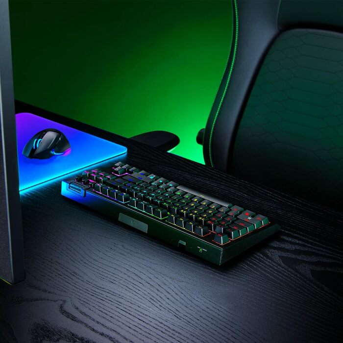 Механічна ігрова клавіатура Razer BlackWidow V4 TKL HyperSpeed з Green Switch (RGB Chroma, 6 макро-клавіші, QWERTZ DE-Layout)