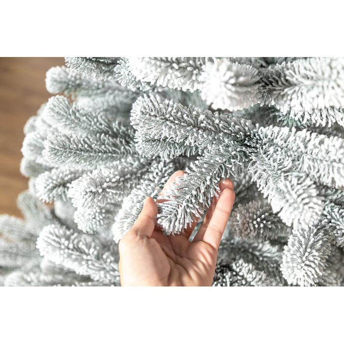 Ялинка лита 'Президентська' конусна ЗАСНІЖЕНА 1,80м