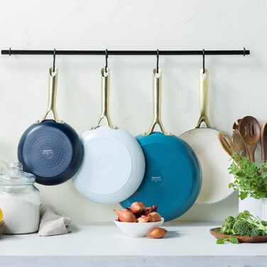 Набір сковорідок GreenPan Shades з керамічним антипригарним покриттям, 3 шт., діаметр 20/24/28 см, без PFAS, для індукційних плит, з ручками з нержавіючої сталі, придатні для миття в посудомийній машині та для використання в духовці, колір Terra (блакитни