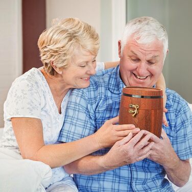 Пивний келих LIGHTEN LIFE 450 мл в дерев'яній подарунковій коробці, 1966 рік народження - ідеальний подарунок для чоловіка, тата, чоловіка на 60 років