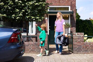 Автокрісло Bebeconfort Disney Hera i-Fix 100-150 см (3.5-12 років) Miss Minnie Graphite - легке, з регульованим підголівником