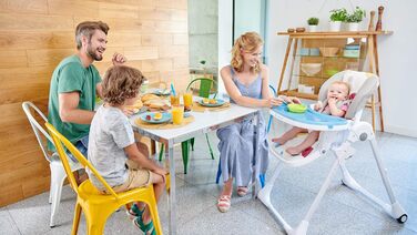 Дитячий стільчик Kinderkraft Yummy Single - сірий, для годування, від народження, регульована підніжка, PU обтяжка, легко миється