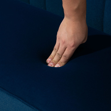 Диван Ретро, 2-місний, на дерев'яних ніжках, 117 x 56,5 x 77 см, блакитний