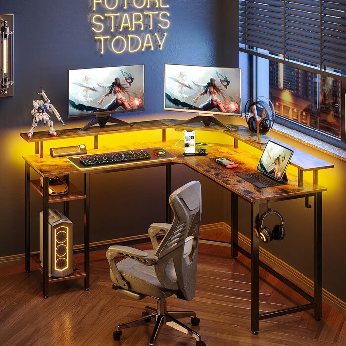 Комп'ютерний стіл Rolanstar L-подібний з RGB підсвічуванням та розетками, геймінговий стіл з полицею та 2 гачками, для офісу, робочого кабінету, спальні (117см) (Вінтажний коричневий, 137 x 77 x 87 см)