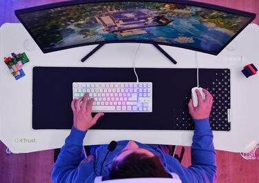 Ігровий стіл Trust Gaming GXT 709W Luminus RGB з підсвічуванням LED, 10 режимів, USB, білий, з тримачем для навушників та напоїв, 120 x 60 см
