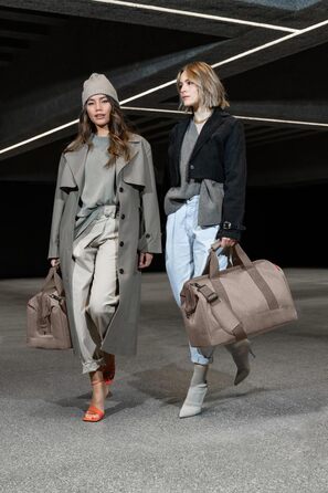 Сумка-органайзер Reisenthel Allrounder M – універсальна модель для подорожей, роботи та відпочинку, стильний дизайн, Herringbone Mokka