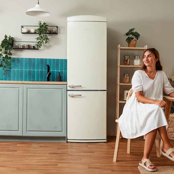 Міні-холодильник Cecotec Bolero CoolMarket TT Origin 45: 294 л, 1 дверцята, бежевий, з LED-підсвічуванням, відкривачкою для пляшок, ретро-дизайн