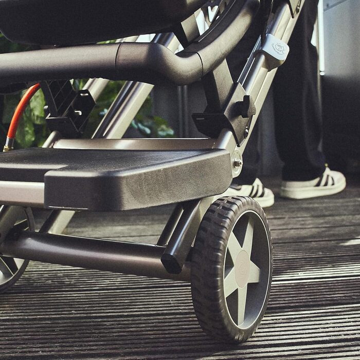 Rollwagen для газового гриля Wayne від BURNHARD®: міцна сталева рама, пластикові столики