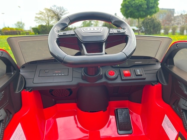 Дитячий електромобіль на акумуляторі Audi RS6 4x4, 12V 7Ah