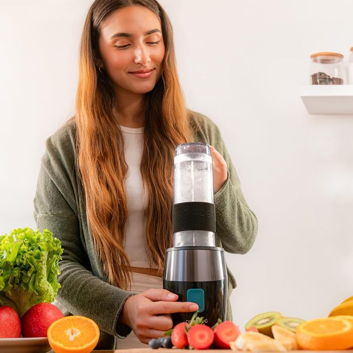 Блендер портативний Cecotec Power Titanium 300 EasyGo, 350W, з подрібненням льоду, 4 леза з титановим покриттям, 2 пляшки та 2 кришки, чорний