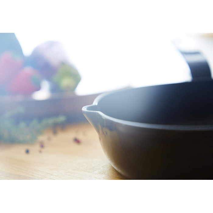 Lagostina Tradizione: сковорода-гриль з емальованого чавуну 26x26 см, для індукції, газу та духовок до 220°C, для м'яса, риби, хліба