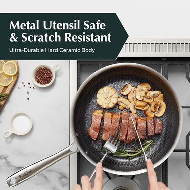 Сковорода Redchef з антипригарним покриттям, 20 см, чорна. Керамічна сковорода для яєць та омлетів, не містить PFAS, PFOA, PTFE. Підходить для індукційних плит, можна мити в посудомийній машині та використовувати в духовці.