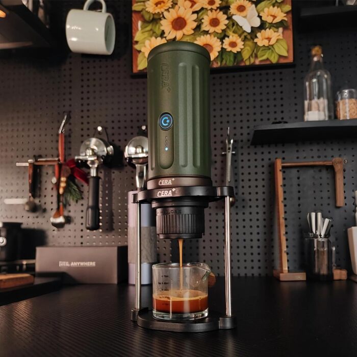 Електрична портативна кавомашина для еспресо CERA+ з самонагрівом, 20 Bar, 3 * 4500mAh, сумісна з капсулами та меленою кавою, для кемпінгу, офісу та авто (зелена)