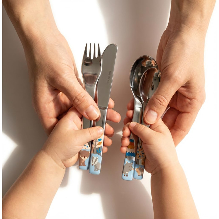 Дитячий ергономічний набір столових приборів Puresigns (4 шт.) з нержавіючої сталі 18/10 – Безпечний та довговічний – Мотиви лісових тварин (ведмедик, барсук, кабан) – Можна мити в посудомийній машині – Ідеально для малюків та тих, хто вчиться їсти