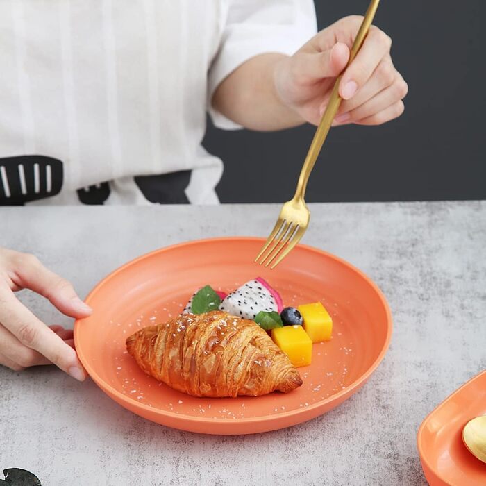 Набір посуду Kyraton з 20 предметів: тарілки, чашки, миски. Легкий, небрудний, для кемпінгу. Безпечний для миття в посудомийній машині. На 4 особи (4 помаранчевих)