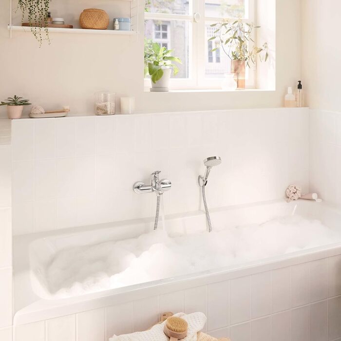 Змішувач для ванни Hansgrohe Rebris S накладний, для 2 споживачів, хром, довжина виливу 17,3 см