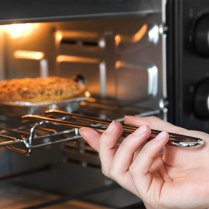 Мультиварка Cecotec Bake&Toast 1090 Black: 1000 Вт, 30 л, таймер, регулювання температури, решітка-гриль, лопатка