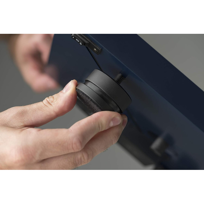 Програвач вінілу Pro-Ject Debut Carbon EVO з карбоновим тонармом, електронним перемиканням швидкостей та картриджем Ortofon 2M Red, натуральний горіх