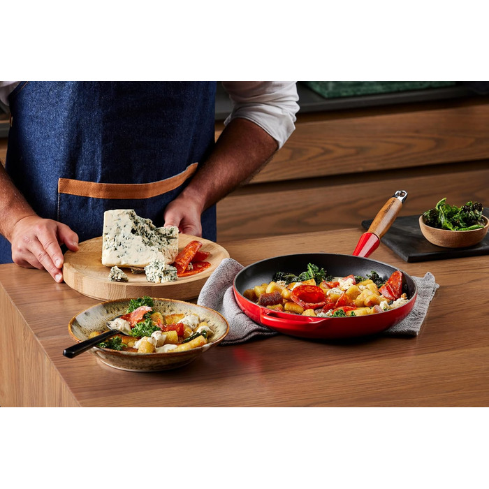 Сковорода Le Creuset Signature з чавуну з дерев'яною ручкою, 24 см, Kirschrot (Вишневий)