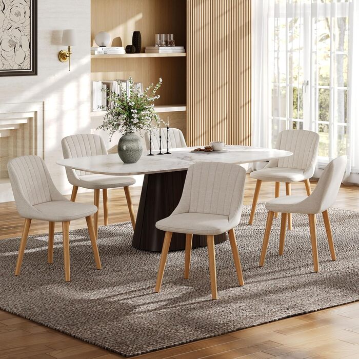 Набір з 4-х оббивних стільців для їдальні, кухні, офісу, вітальні. Колір бежевий, дерев'яні ніжки, матеріал - поліестер.