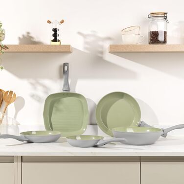 Сковорода-гриль SALTER Earth Grill 28 см з виливом, квадратна, для стейків, сумісна з індукцією, без PFAS/PFOA, алюміній з титановою основою, керамічне покриття, легко миється, з бакелітовою ручкою, зелена