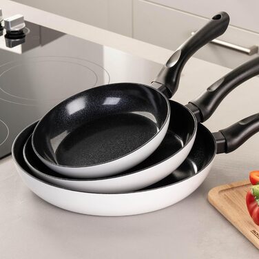 Набір сковорідок Fackelmann Arcadalina, 2 шт., діаметр 24 та 28 см, з екологічного алюмінію з керамічним покриттям, ергономічні ручки, для індукційних плит, стійкість до +150°C