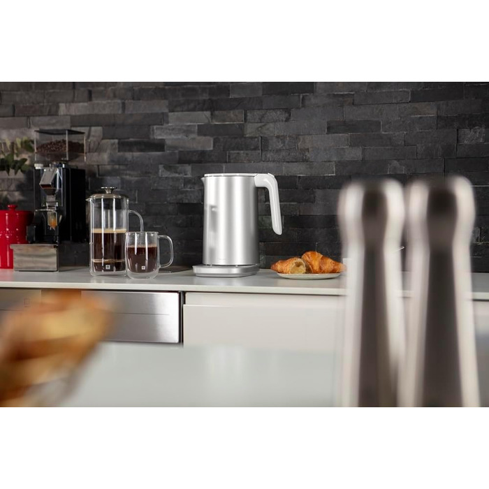 Електричний чайник ZWILLING Enfinigy Pro з регулюванням температури, фільтром від накипу, функцією підтримання тепла, бездротовий, 1850 Вт, 1,5 л, срібляний