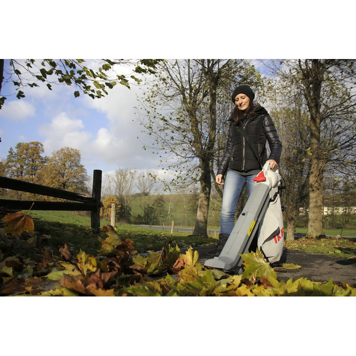 IKRA 74204030 Електричний 3-в-1: пилосос для листя, повітродувка, подрібнювач листя IBV 2800 E, об'єм контейнера 45л, швидкість повітря 275 км/год, 2800 Вт, 230 В, сірий/червоний/чорний